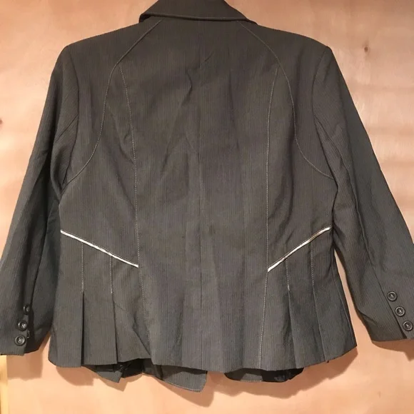 Jacket - Picture 2 of 2